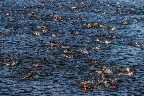 专业教练分享：学游泳的正确姿势与呼吸方法