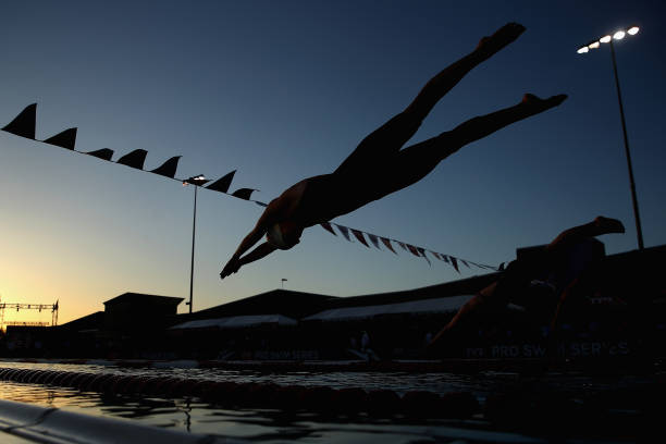 新标准下的女性游泳训练指南:高效备战2025达级考核