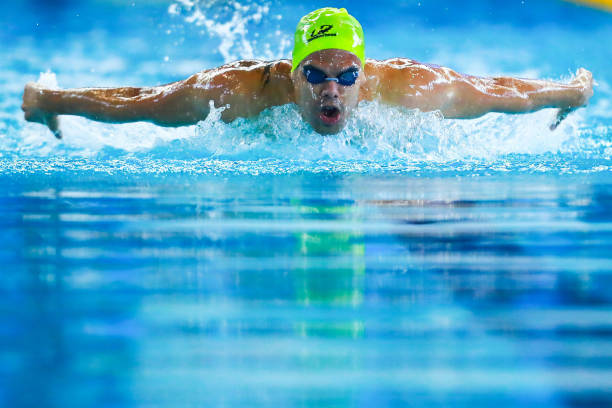 雷雨天气室内游泳是否安全？这些细节需注意