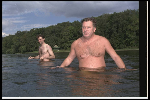 不同情境下的游泳比赛梦：解析女孩的潜意识信号