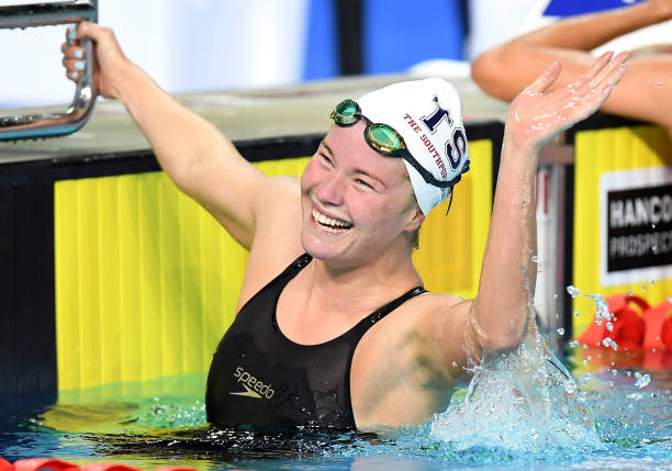 如何为宝宝选择合适的游泳课程?