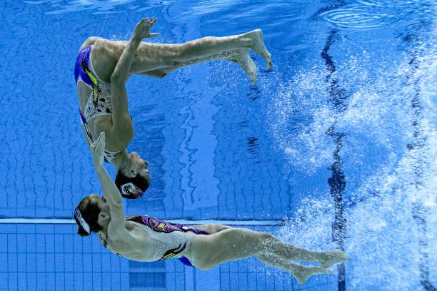 蛙泳口诀四句话:收登夹动作分解视频教学!