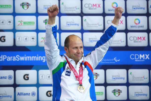 游泳救生员证考试及格分数线是多少？如何计算总分？