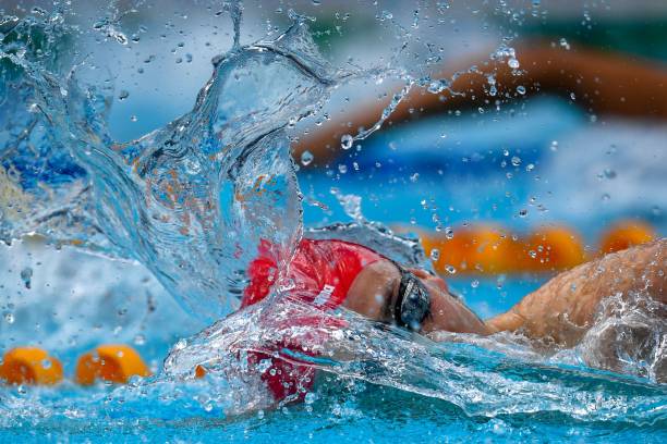 汉语短语结构分析：从“喜欢游泳”看动宾关系