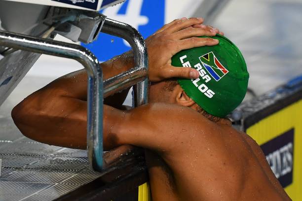 艾滋病传播途径解析:游泳池是否属于高危环境?