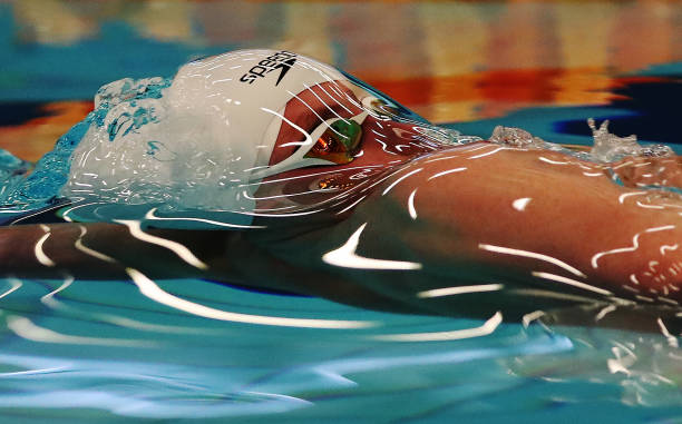 游泳姿势难度大揭秘:从入门到精通的全方位排名