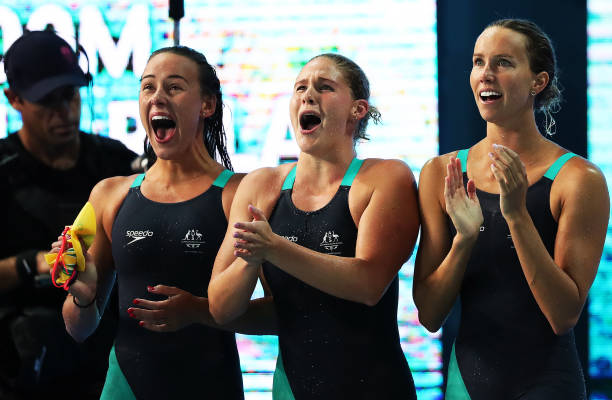 记录这一刻，泳池里的速度与激情！?