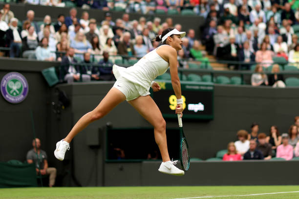 四大满贯场地特点对比:速度、弹跳与战术差异