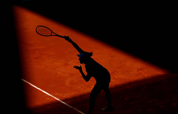 网坛女将的时尚革命：场上场下的风格演变与品牌合作