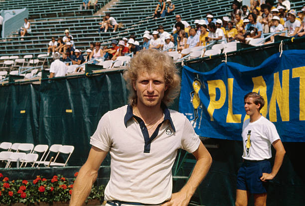 墨尔本网球赛：不容错过的精彩瞬间与经典对决