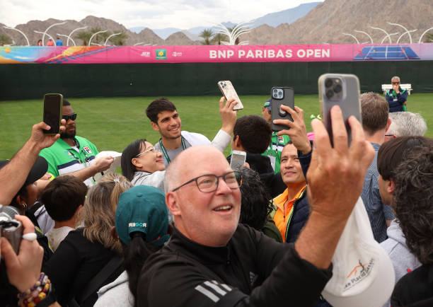 网球新星辛纳恋情曝光，女友身份引发热议