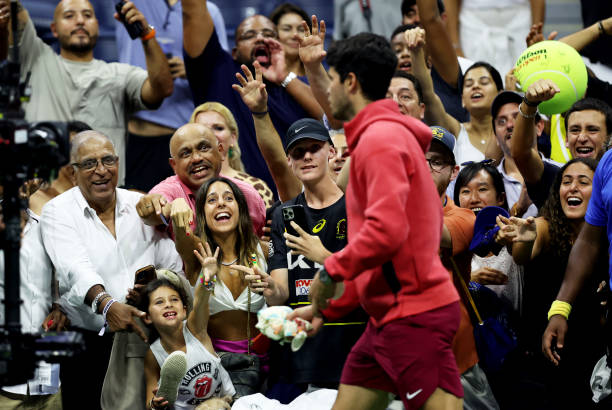 诺曼底网球表演赛：为赛季预热，为球迷献礼