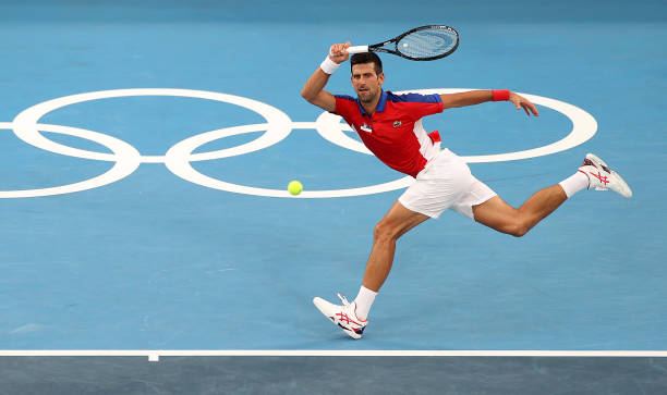 纳达尔直落三盘击败梅德韦杰夫，第14次法网夺冠创纪录