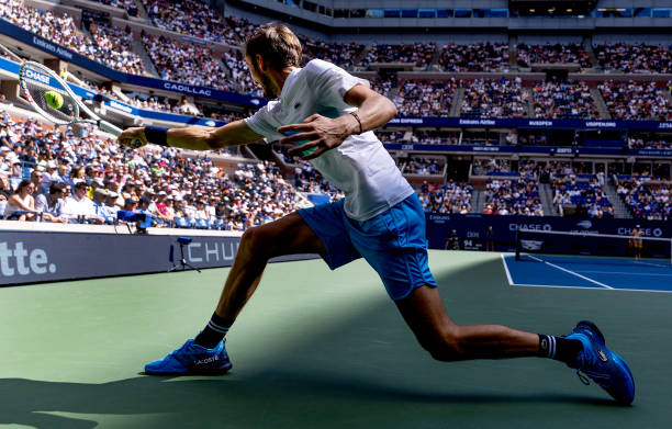 纳达尔法网征程开启!直播带你感受红土激情!