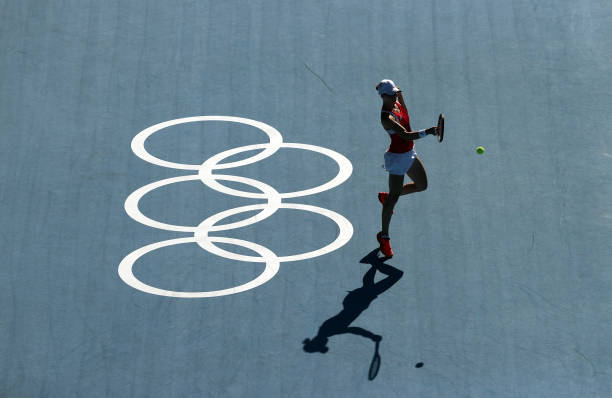 年龄增长，运动不减：中老年人打网球的适宜方法与禁忌