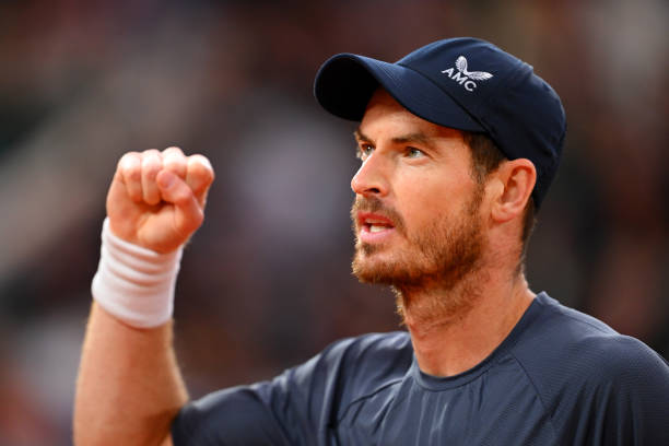 王欣瑜父亲的教育方式:从童年到职业球员的蜕变