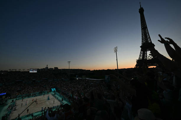 排球新手如何快速上手:姿势与脚步训练指南