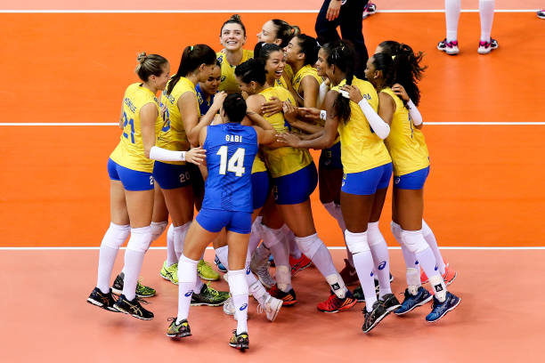 排球发球区尺寸全知道：长度、宽度及位置要求