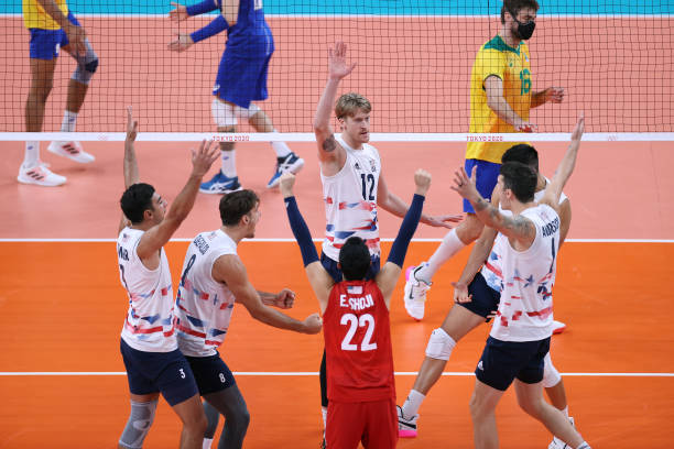 如何提高排球技术:五大核心训练方法