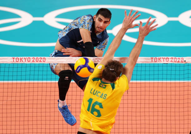 中考排球考试合格标准解析：垫球次数与技术要求