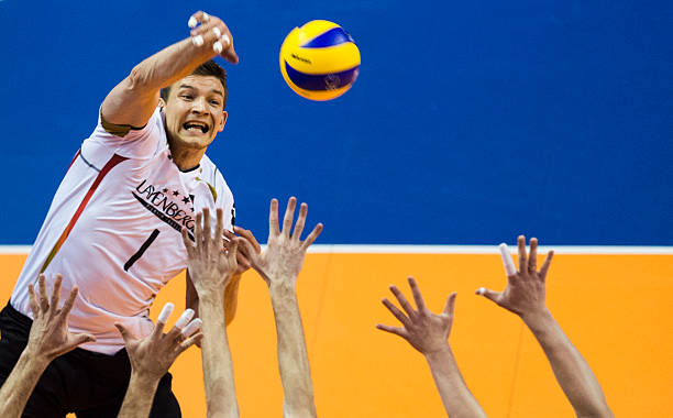 排球垫球技术精讲:专业教练带你突破瓶颈