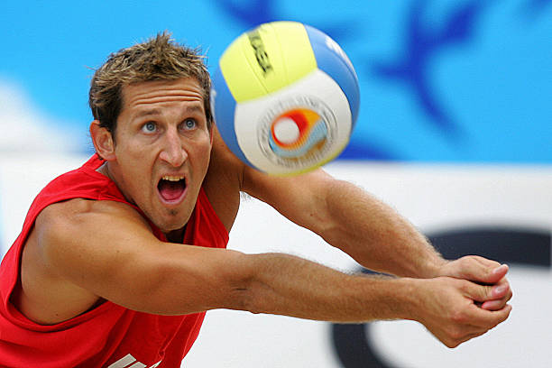 塔伊萨拉西奇如何反映当代社会的多元文化现实