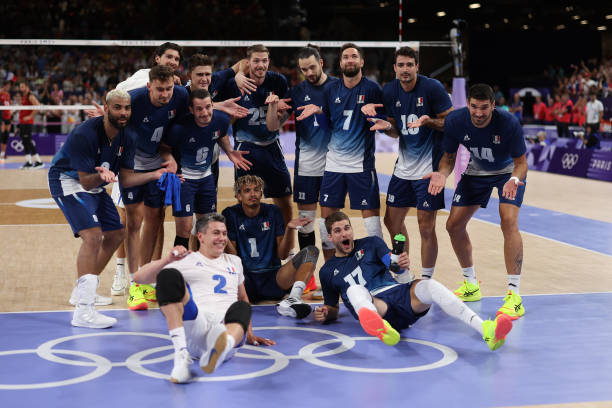 中学生排球比赛场地与装备要求：规则中的细节不可忽视