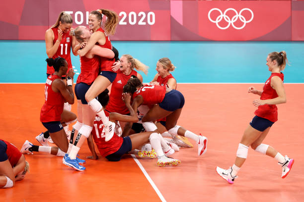 排球垫球规则:合法击球与违规判罚标准