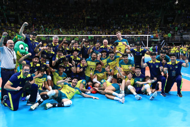 排球比赛每队最多允许多少名队员?