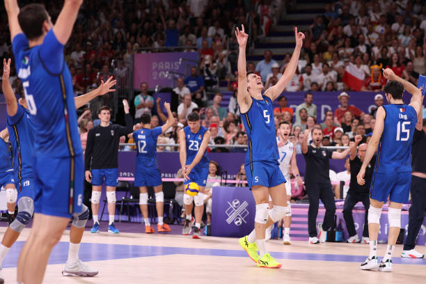 排球比赛中的站位变化：轮转顺序与战术执行视频教学