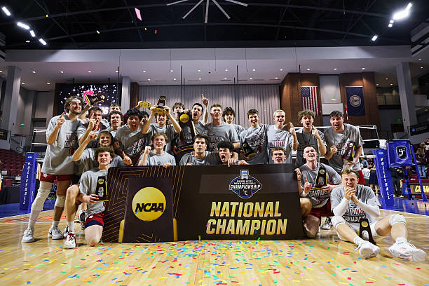 中学生排球比赛中的暂停与换人规则