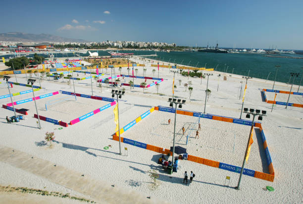 室内排球场的长宽尺寸与总面积是多少？