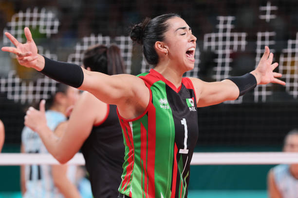 室内排球比赛每队允许几人同时上场?