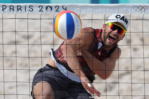 排球小将成长记：小学生女生排球训练全记录