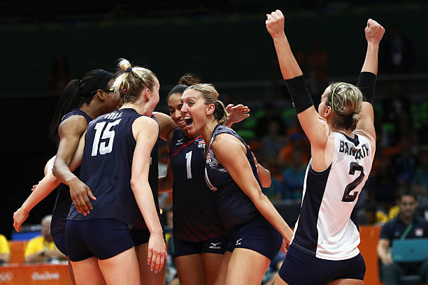 主攻手在排球比赛中的核心作用与技术要求