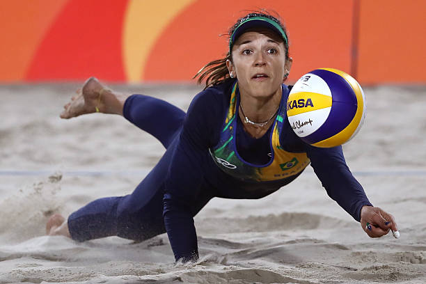 艺术赛场：排球绘画一等奖作品背后的故事