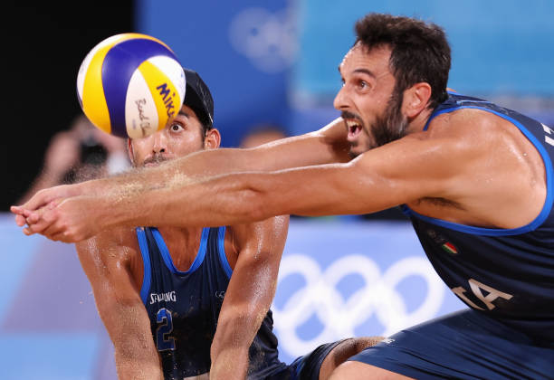 排球比赛暂停次数规定:每队每局最多两次