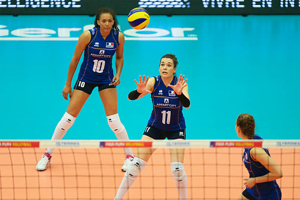 高效垫球技巧：快速提升排球基本功