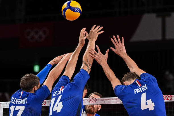 排球场地尺寸规范：国际排联（FIVB）标准指南