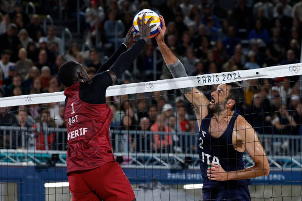 排球比赛中的顺时针轮转规则与实战应用