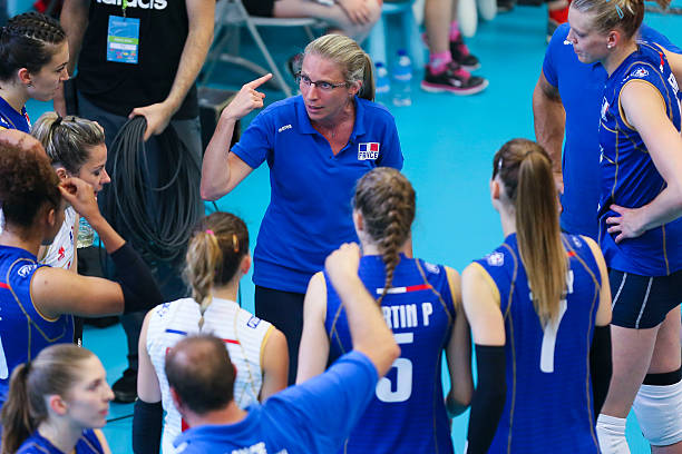 排球场地线宽规范：所有线条宽度一致吗？