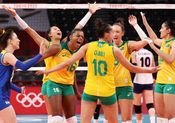 9人排球赛的发球与得分规则