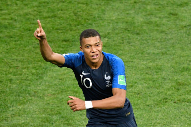 世界杯年份记忆：哪些年份见证了足球的辉煌？