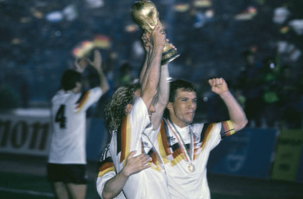 世界杯乒乓球赛2021年：中国军团包揽男女单打冠军