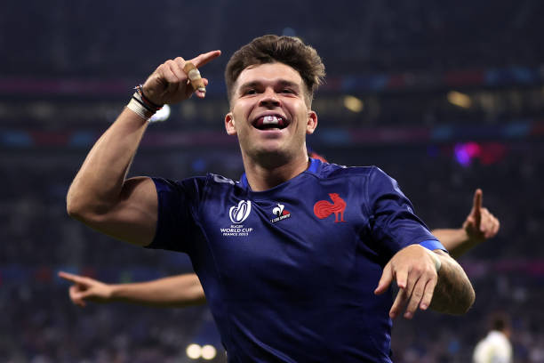 世界杯起源：第一届比赛举办时间与地点