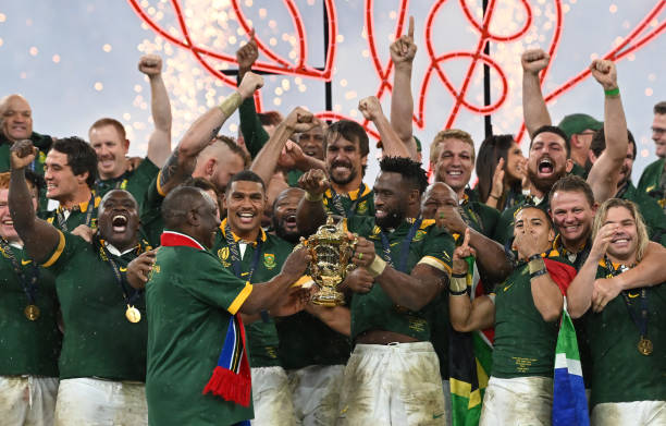 世界杯总决赛冠军的庆祝瞬间:全球狂欢的经典画面