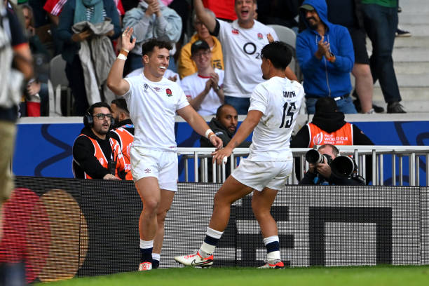 世界杯素描:捕捉绿茵场上的激情瞬间