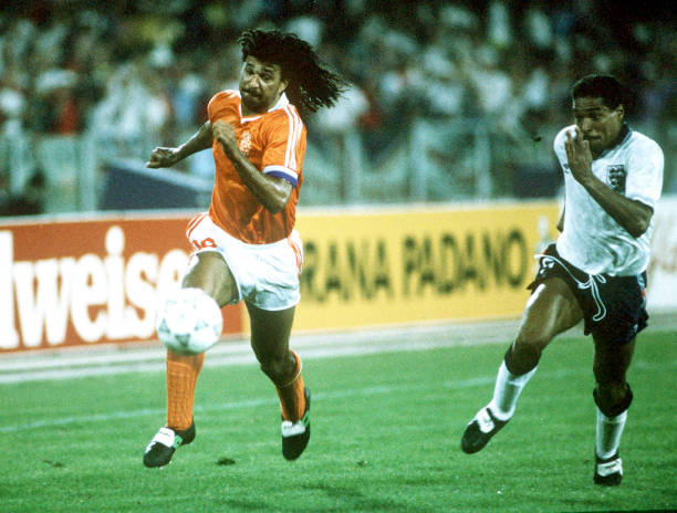 世界杯激战正酣，中国队凭借出色防守拿下关键胜利